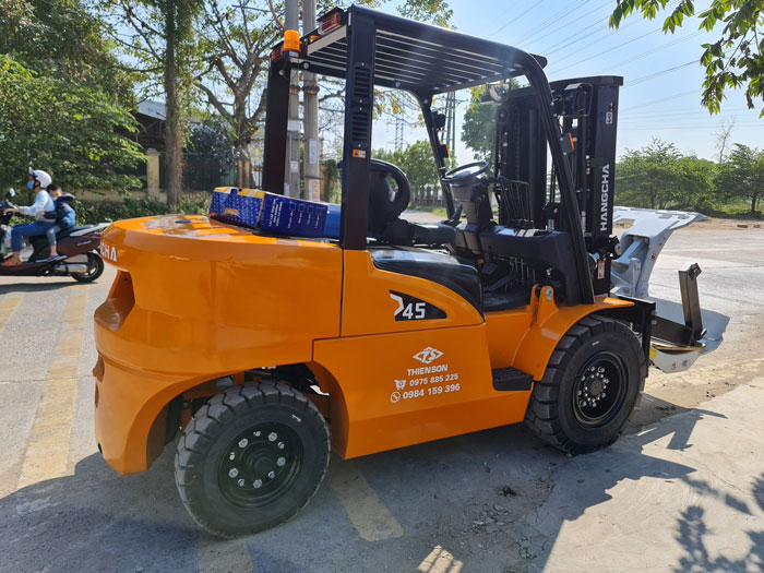 xe-nang-4T-3 xe nâng dầu 4 tấn