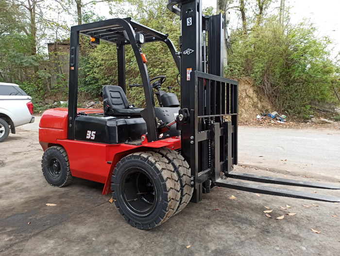 Xe nâng dầu 3.5 tấn
