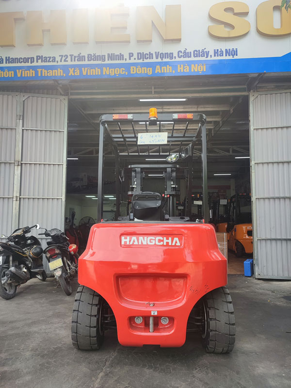 xe-nang-dien-5-tan-11