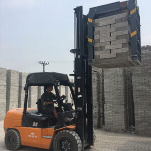 xe nâng kẹp gạch
