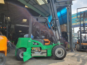 xe nâng điện lithium