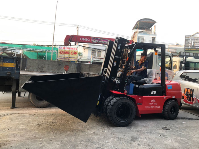 xe nâng gầu xúc