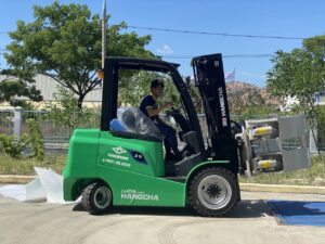 giá xe nâng điện 3 tấn