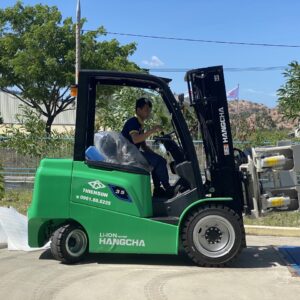 giá xe nâng điện 3 tấn